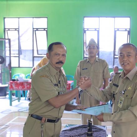 Serah Terima Jabatan Kepala Desa Se-Kecamatan Rakit Kabupaten Banjarnegara Periode 2019-2025